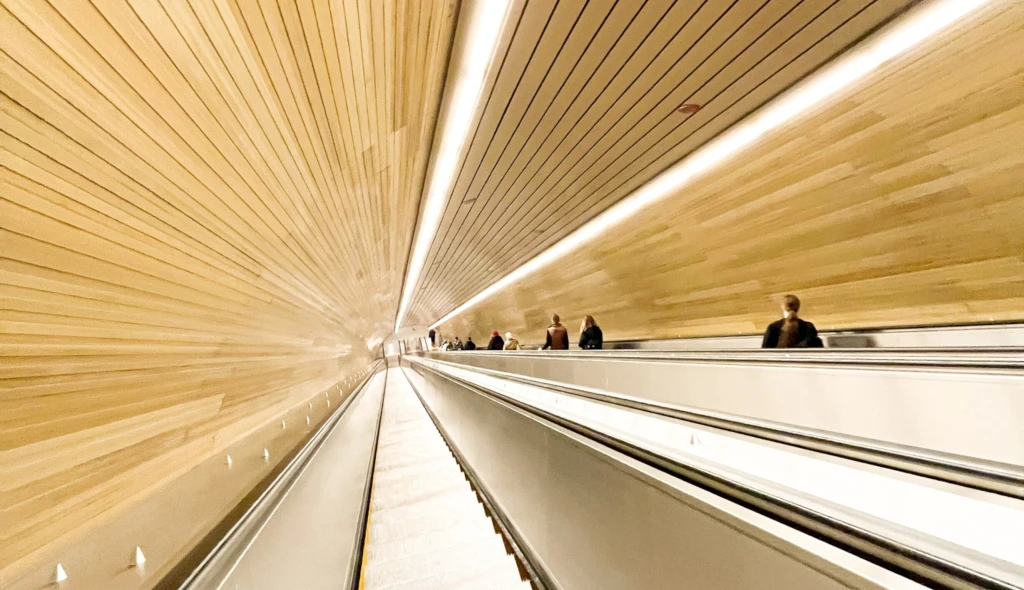 Jiřák jak z&nbsp;osmdesátek. Co o rekonstrukci metra soudí architekti?