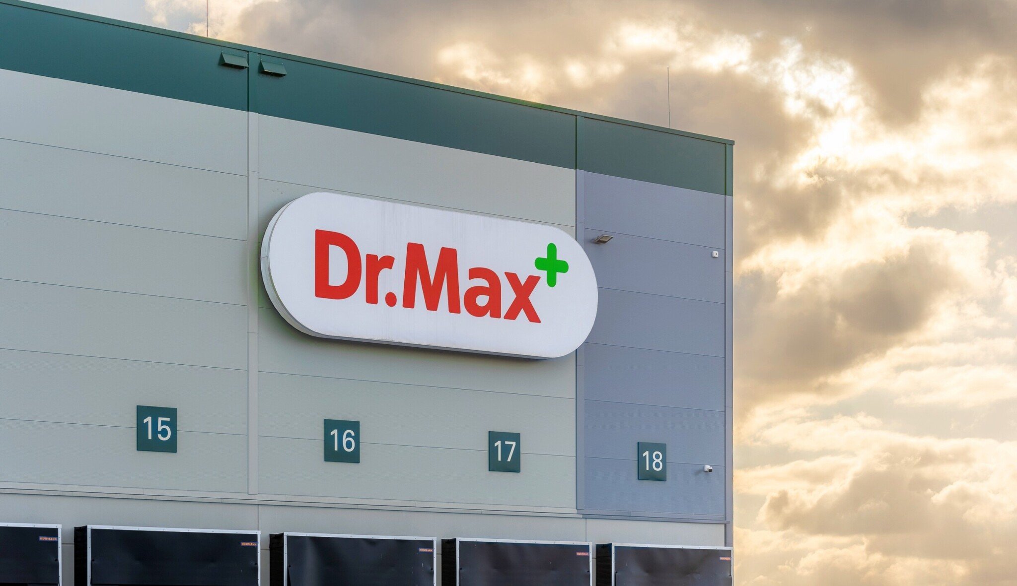 Dr. Max vydává dluhopisy za 2,5 miliardy. Peníze půjdou nejen na akvizice