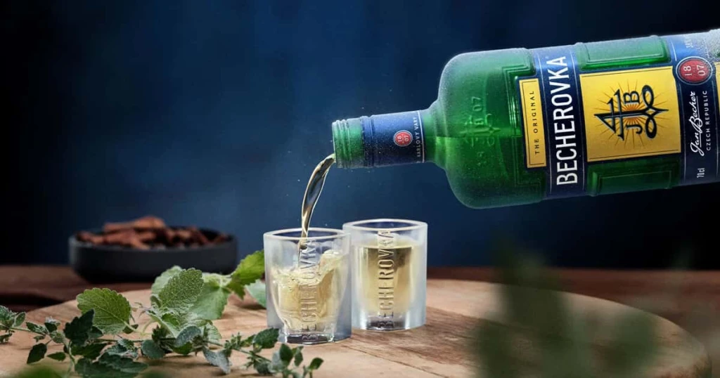 Becherovku kupuje polská skupina Maspex. Výši transakce nezveřejnila