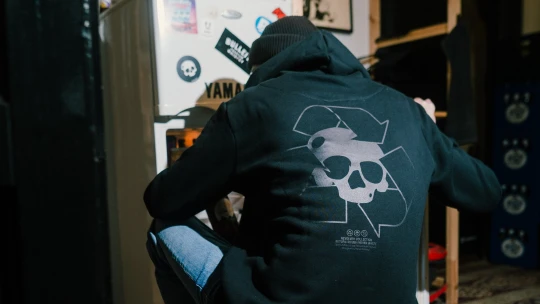 Stoprocentní recyklace. Streetwear z&nbsp;Jiřáku dává sbohem fast fashion