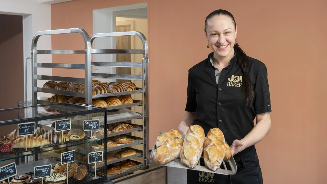 Danish nebo Rugbrød. Manželé servírují dánské pečivo ve Vršovicích