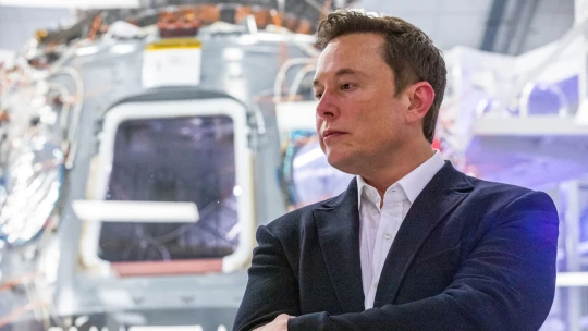 Ranní výběr: Musk se stěhuje do Texasu, Korejci do Dukovan a Američané se čertí