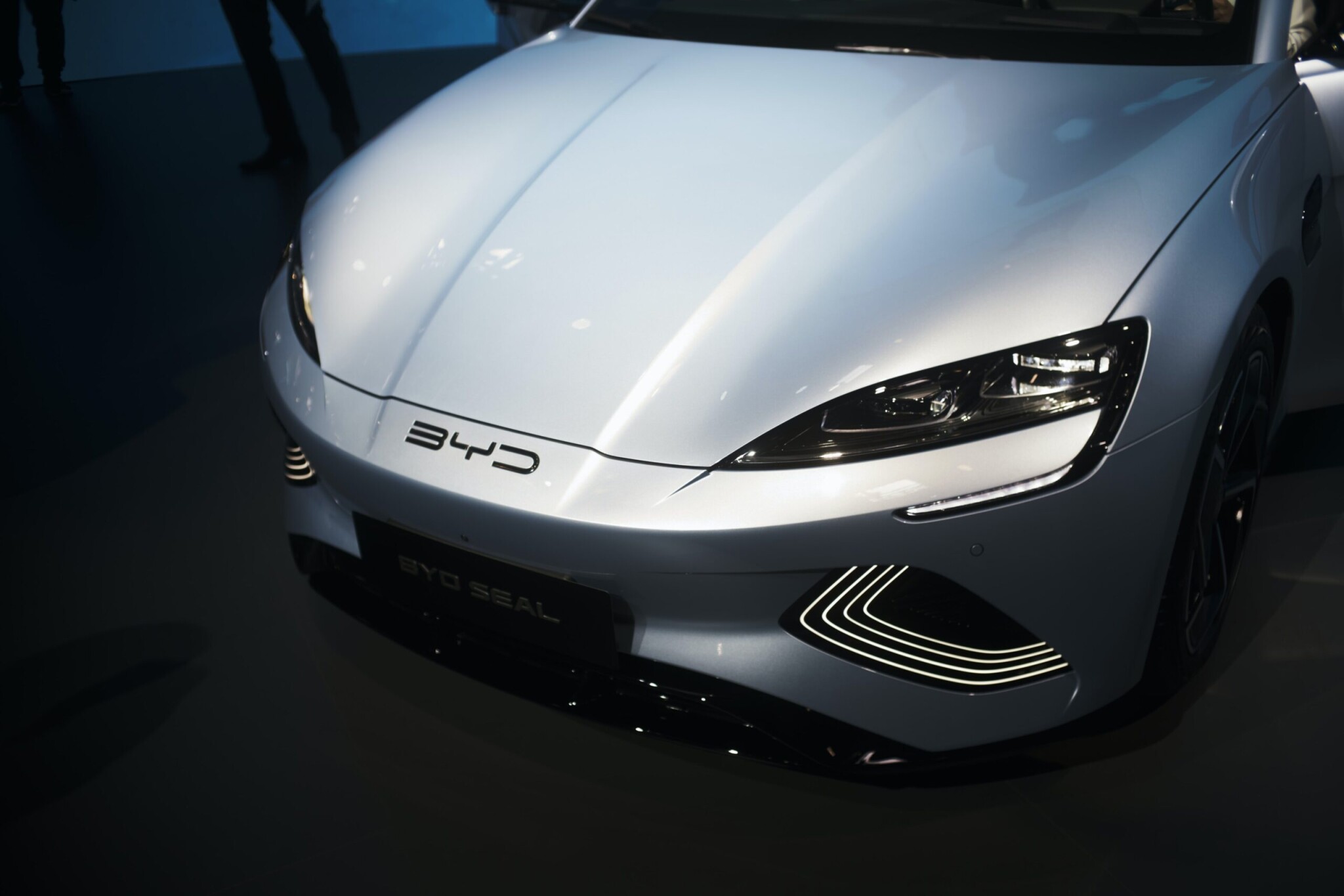 BYD ve čtvrtletí dosáhla rekordního prodeje elektromobilů. Možná překoná i Teslu