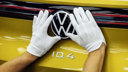 Problémy Volkswagenu? Bude to bolet i&nbsp;nás, říkají čeští výrobci a&nbsp;hledají cestu ven