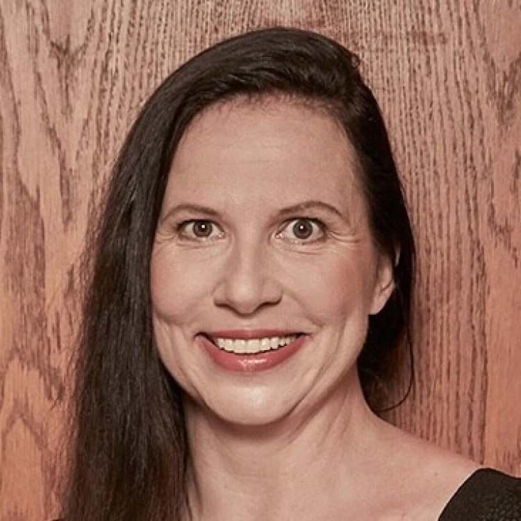 Julie Dobrovolná's Profile Image