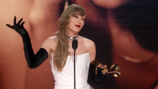 Taylor vládne všem. Patřily však letošní Grammy opravdu ženám?