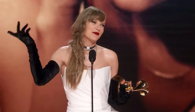 Taylor Swift na předávání cen Grammy 2024