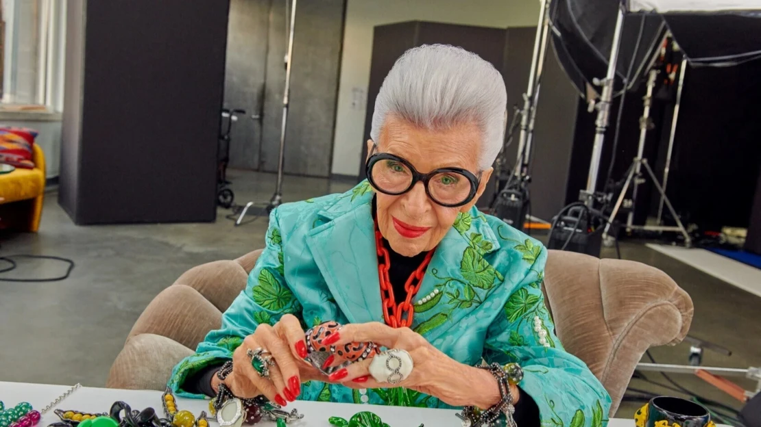 Víc je víc. Jaké jsou životní lekce od Iris Apfel?