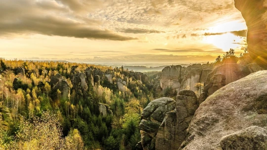 Guide to Broumovsko. Labyrinty skalních měst i&nbsp;perly českého baroka