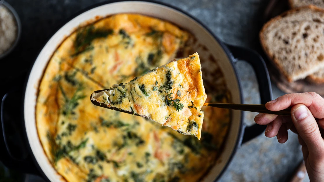 Dvacetiminutová frittata. Vláčná omeleta s lososem & brokolicí