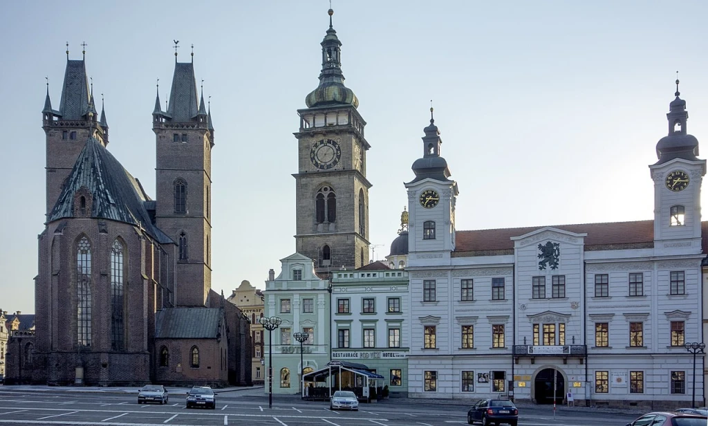 Univerzita Karlova chystá nový kampus. Projekt v Hradci vyjde na sedm miliard