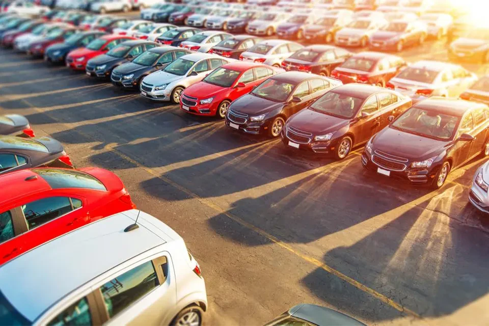 Tržby automobilek v Česku loni stouply o osmnáct procent. Produkce je ve stavu před krizí