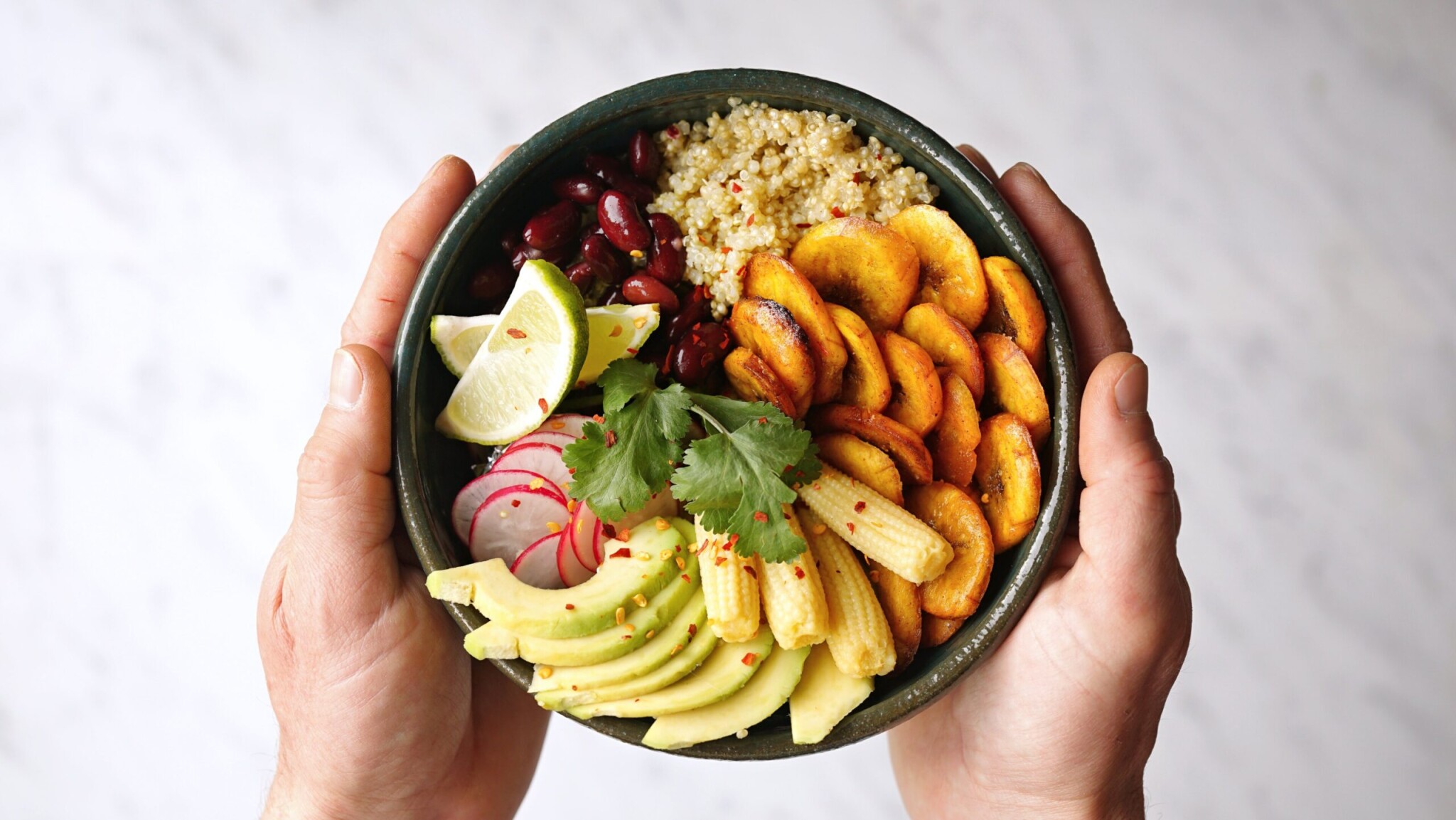 Banány na slano. Ochutnejte odrůdu Plantain ve výživné misce