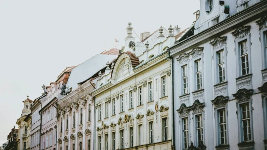 Skoro sto tisíc za metr čtvereční. Ceny bytů v&nbsp;prvním čtvrtletí mírně rostly