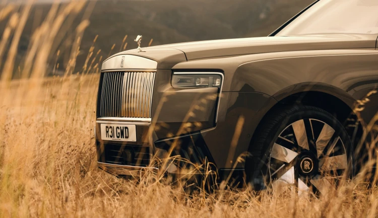 Nejprodávanější Rolls-Royce v novém. Jaký je na vlastní oči?