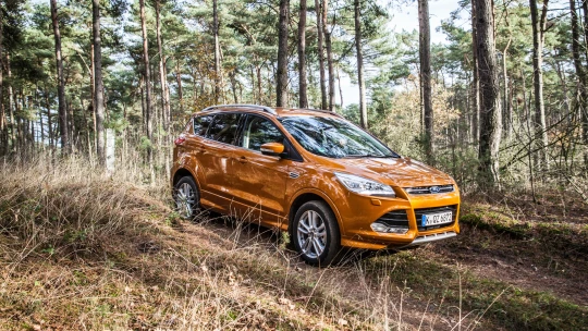 Ford řadí e-zpátečku. S auty na benzin počítá i po roce 2030