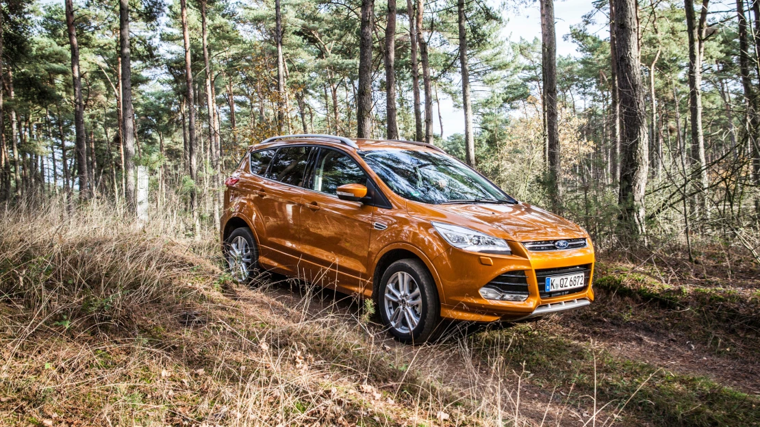 Ford hlásí pokles zisku o čtvrtinu na devět set milionů. Snížil výhled tržeb za celý rok