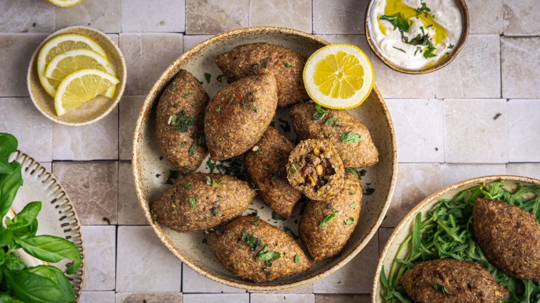 S vůní Blízkého východu. Libanonský kibbeh s masem je křupavý, aromatický a překvapivě jednoduchý