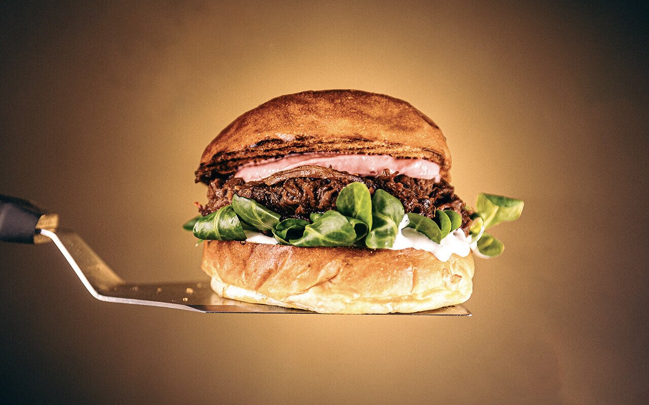 Burger s trhaným hovězím masem podle Ondry Pilaře