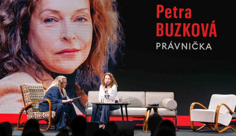 Bývalá politička Petra Buzková