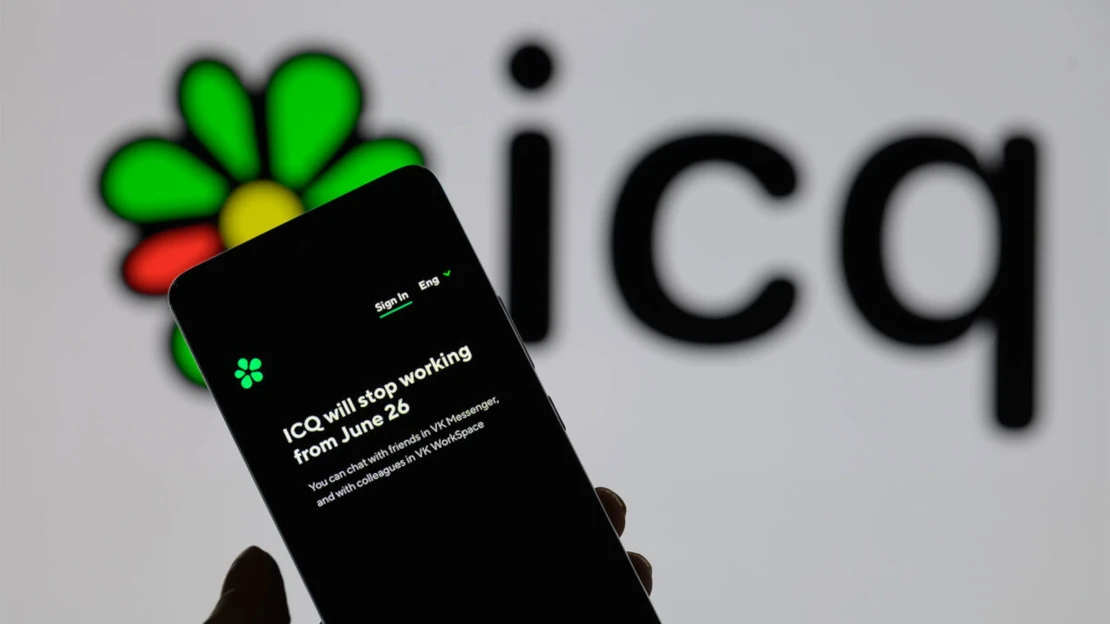 ICQ odkvetlo. Jak vzniklo místo prvních lásek, nevkusných fontů i online inzerce?