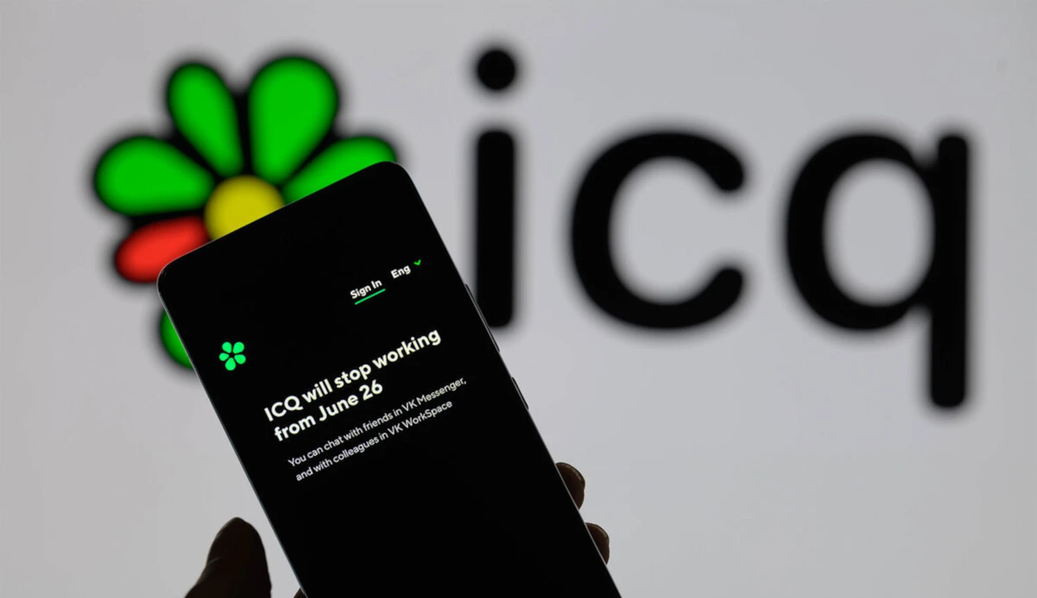 ICQ odkvetlo. Jak vzniklo místo prvních lásek, nevkusných fontů i online inzerce?
