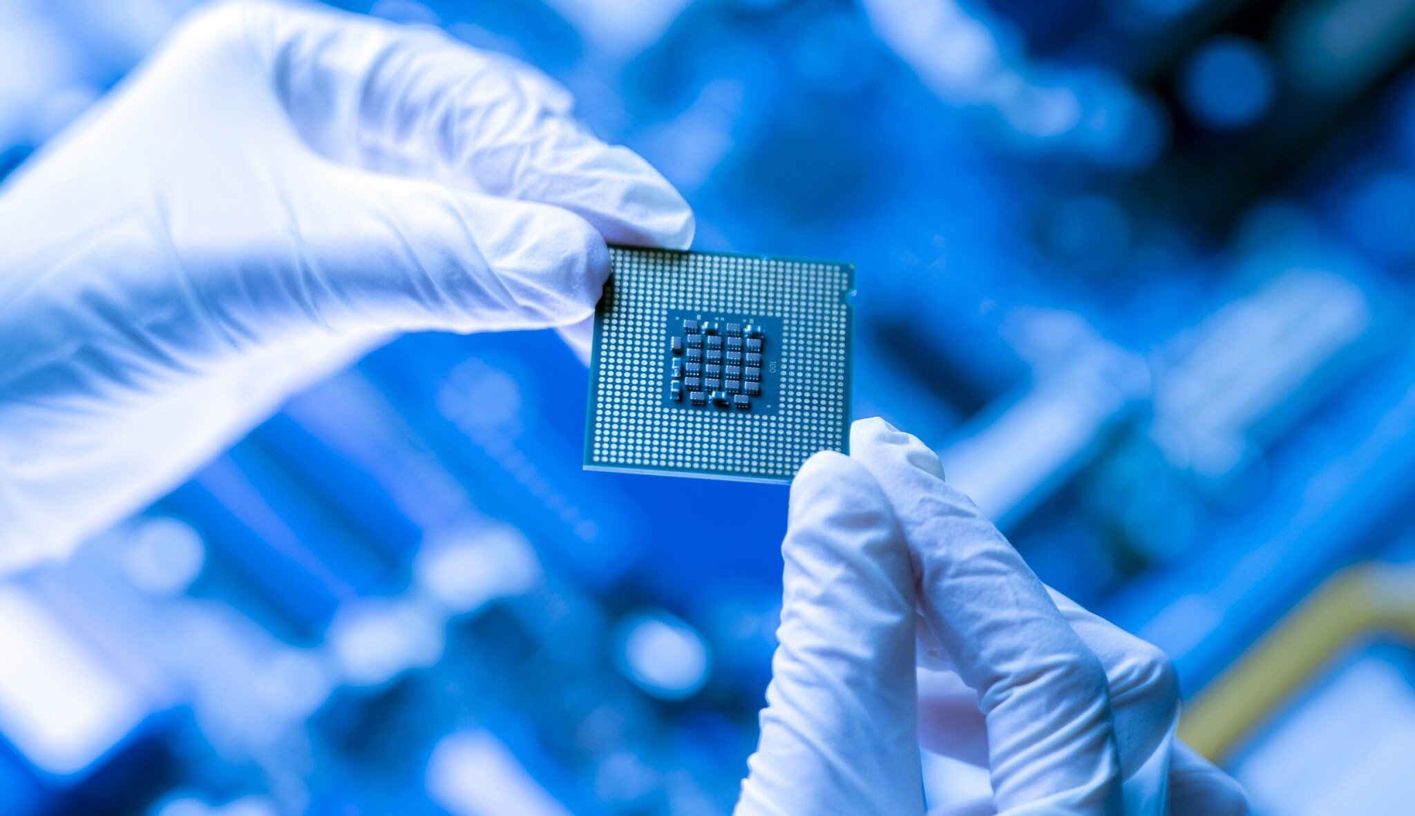 Americký výrobce čipů Intel má v plánu propustit tisíce lidí. Potřebuje snížit náklady