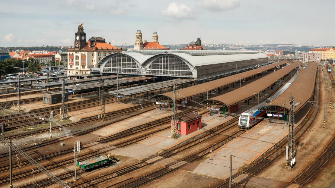 Nová čtvrť od Penty nad hlavním nádražím je blíž realitě. Praha s plánem souhlasí