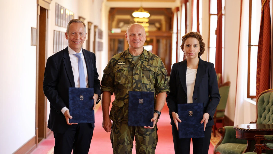 Česko dostane darem od Německa dalších patnáct tanků Leopard 2A4. První obdrží letos