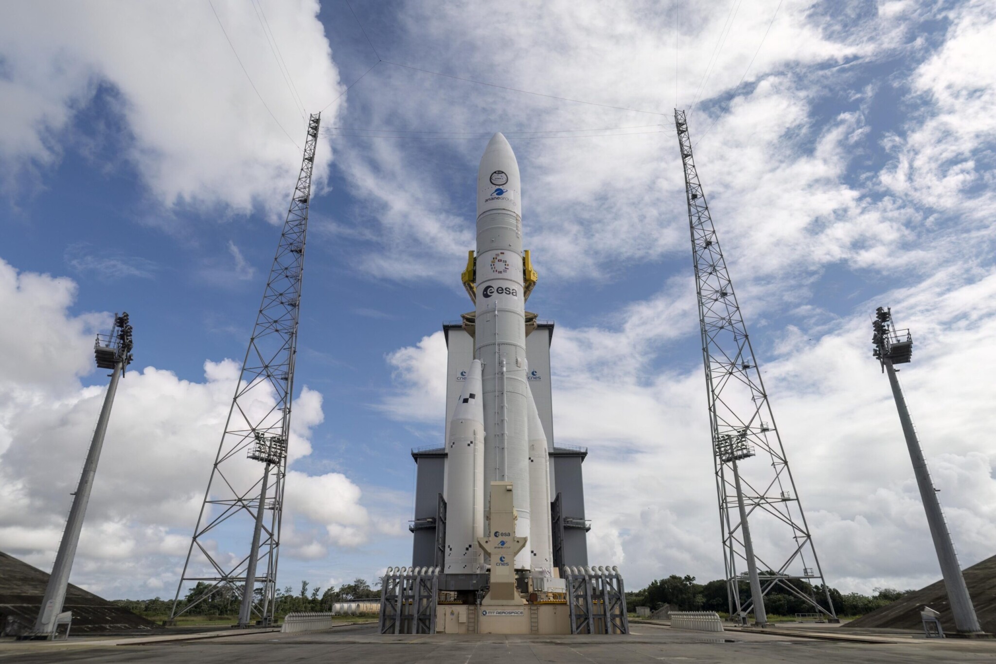 Nová evropská raketa Ariane 6 na kosmodromu u města Kourou ve Francouzské Guyaně.