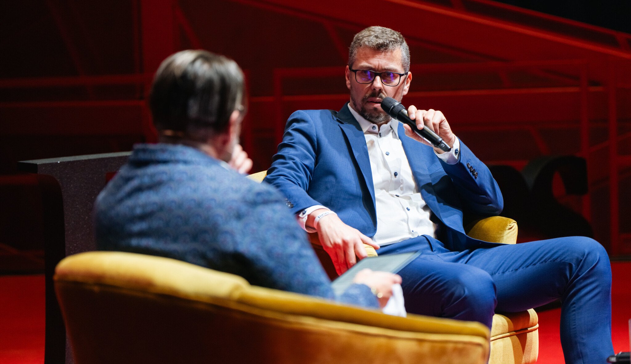 Řídit kraj jako firmu. David Piškanin věří v lepší zítřky Karlovarska, i díky dálnici