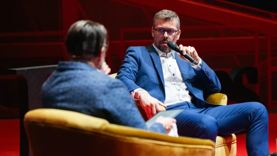 Řídit kraj jako firmu. David Piškanin věří v lepší zítřky Karlovarska, i&nbsp;díky dálnici