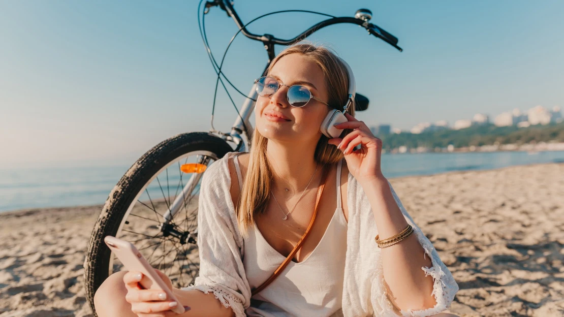 Chytré léto. Těchto deset gadgetů vám zpříjemní horké měsíce