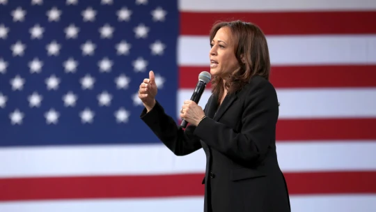 Socialistka? Ani omylem. Jak si Kamala Harris rozumí s&nbsp;velkým byznysem