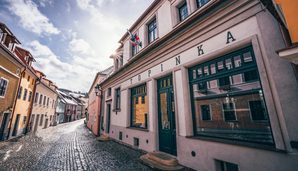 Poklad mezi turistickými pastmi. Topinka zvedá gastronomii Českého Krumlova