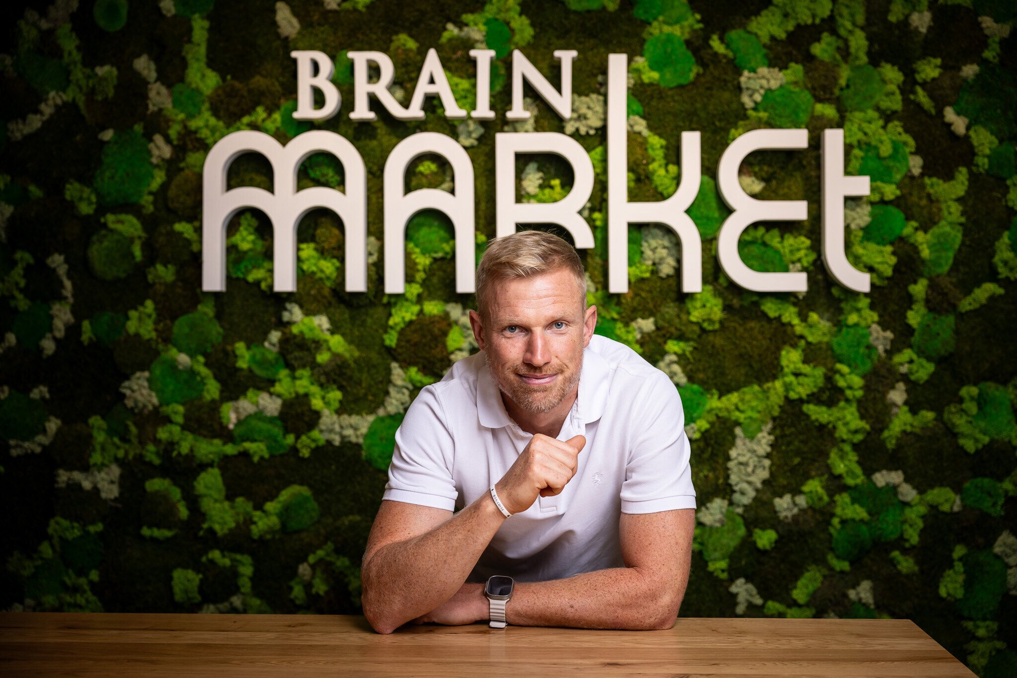 BrainMarket míří k půlmiliardě. Jeho zakladatel začínal čištěním koberců