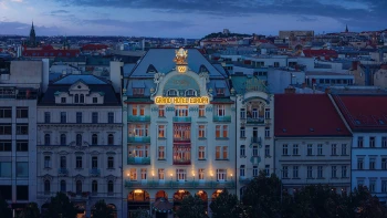 Z Evropy je W. Grandhotel vstává z&nbsp;mrtvých a&nbsp;láká stylové extroverty