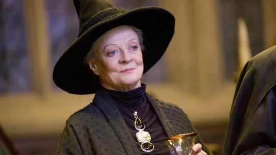 Maggie Smith vládla vtipem i sarkasmem. Herečce složil osobní poklonu také král