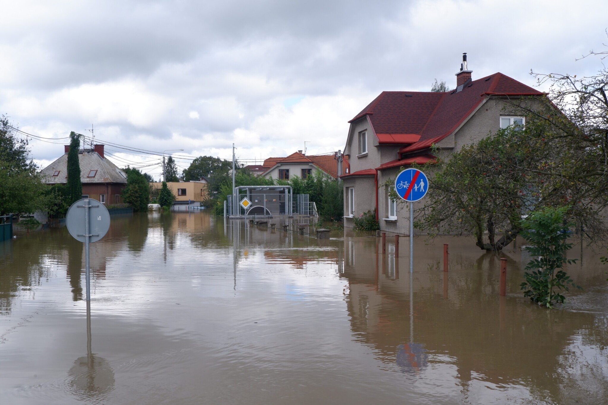 Pojistné škody za sedmnáct miliard. Asociace zveřejnila první odhady