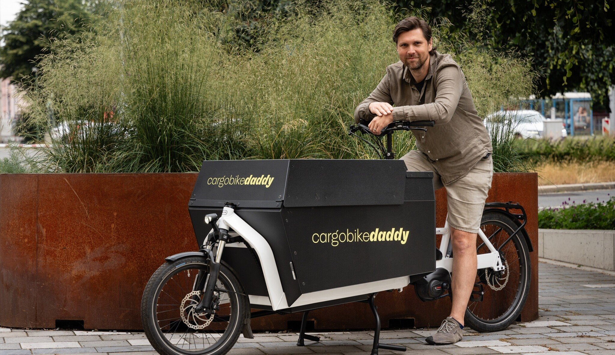 Budí respekt i pocit štěstí. Cargo Bike Daddy šíří alternativní způsob dopravy