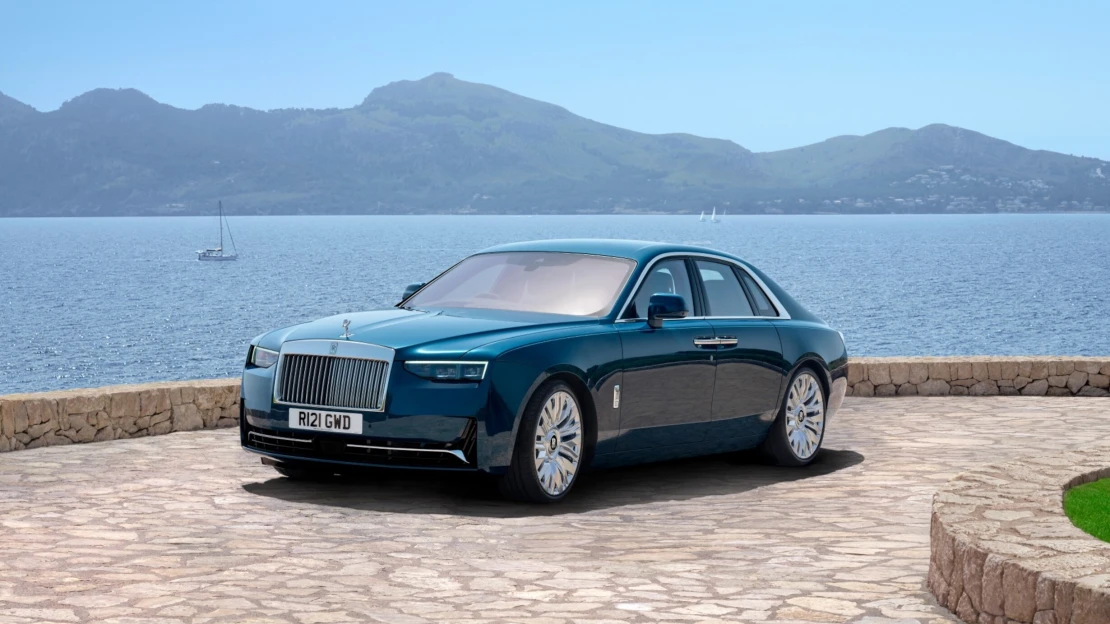 Omlazený Rolls-Royce pro mladé. I dál se ale neobejdou bez pořádného balíku peněz