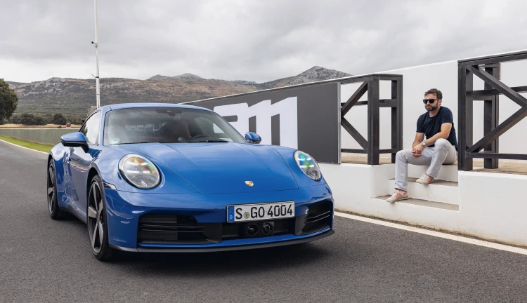 Elektřina dostala i&nbsp;Porsche 911. Tenhle hybrid je ale jiný než všechny ostatní