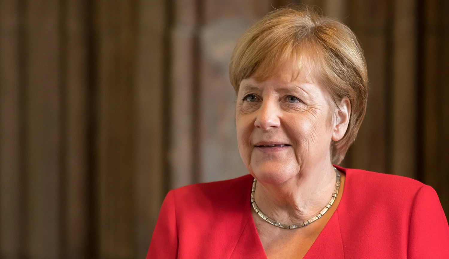 Detailně a nekriticky. Angela Merkel ve své knize nahlíží na roky ve vysoké politice