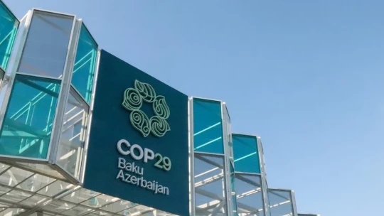 Bilion dolarů ročně za přežití. Začíná klimatická konference COP29