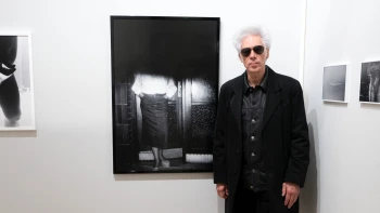 Jak fotografku Jarcovjákovou objevil Jim Jarmusch? Díky Češce zkoumající etiku AI