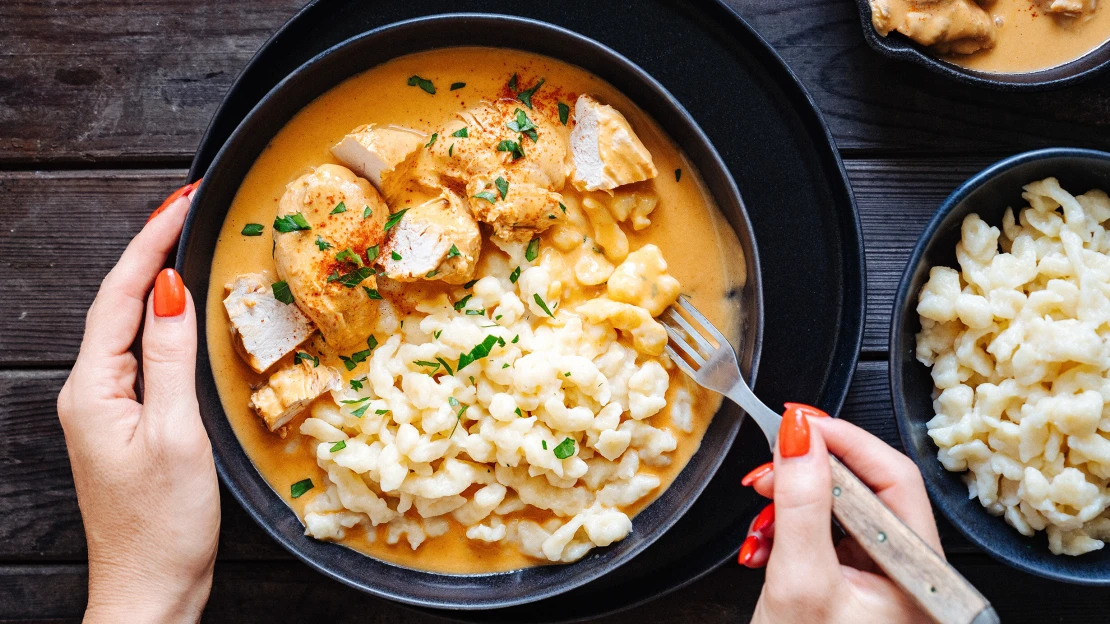 Babičkovský comfort food. Naučte se perfektní kuře na paprice