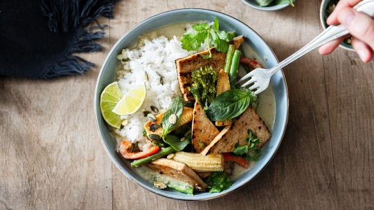 Lime time. Svěží limetkové kari s&nbsp;marinovaným tofu