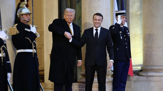 Macron před znovuotevřením Notre-Dame jednal s Trumpem a Zelenským