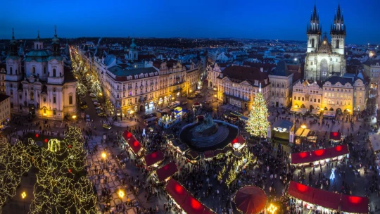 Vánoční trhy v Praze přilákají přibližně 750 tisíc turistů. Pětina návštěvníků je z Česka