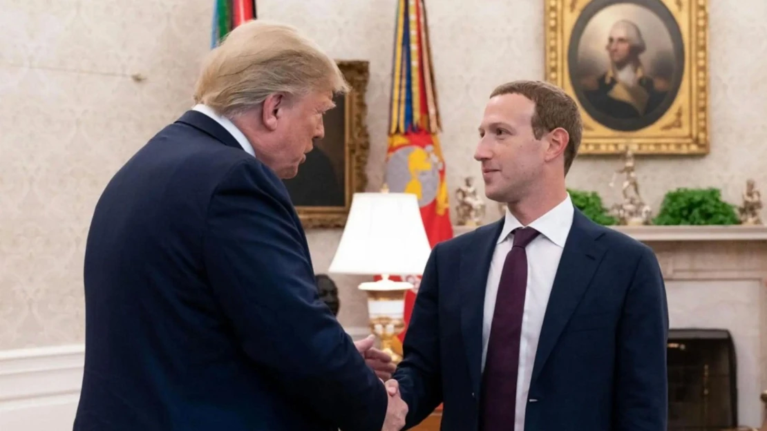 Zuck políbil prsten. Změny v Metě jsou podlézáním Trumpovi, říkají experti